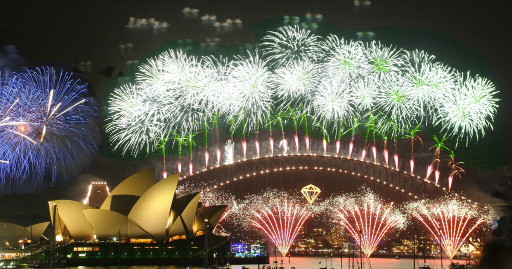 New Year's Eve Fireworks over Sydney Harbour Bridge and Opera House 2006